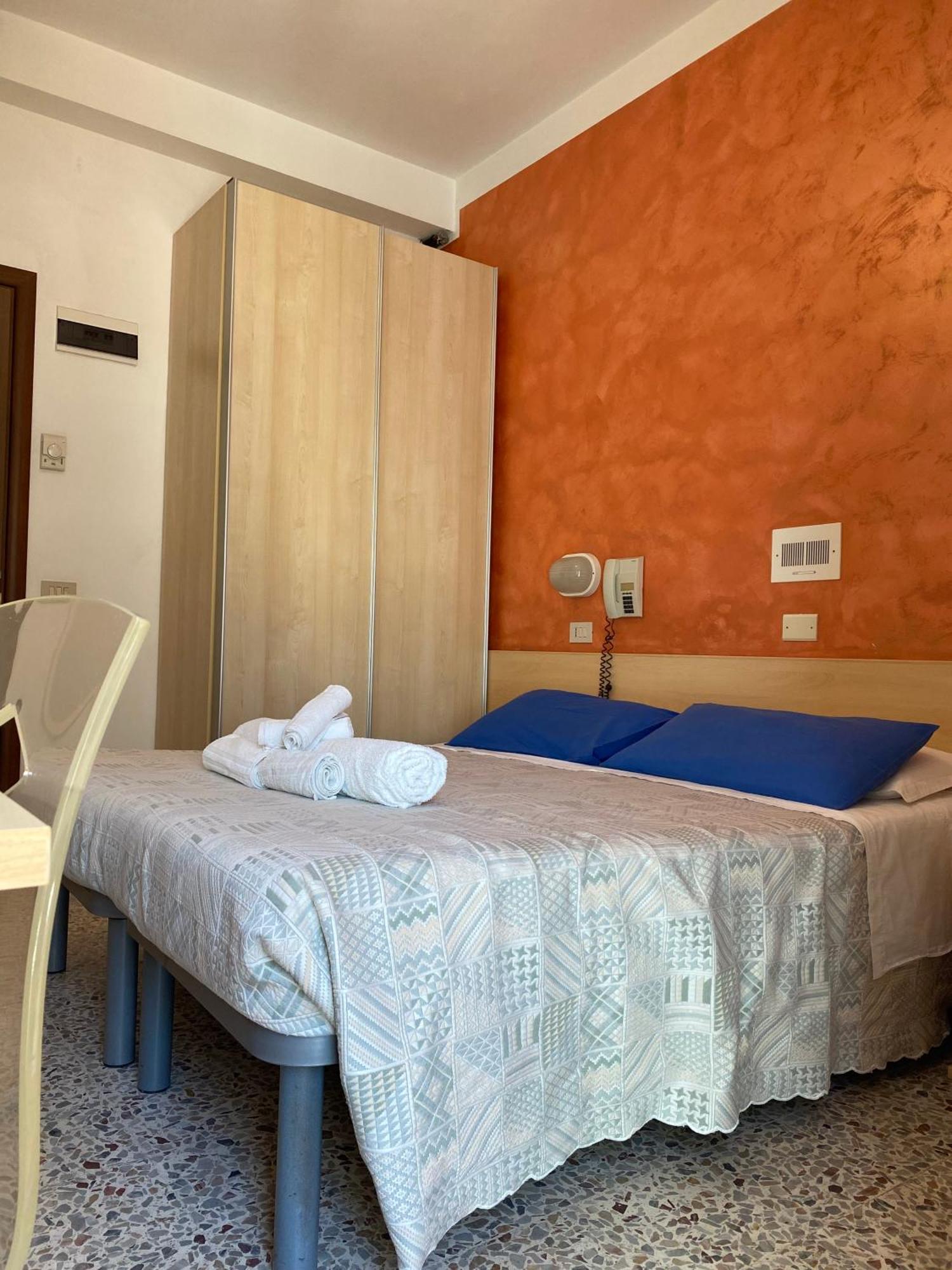 Hotel Loretta 里米尼 外观 照片