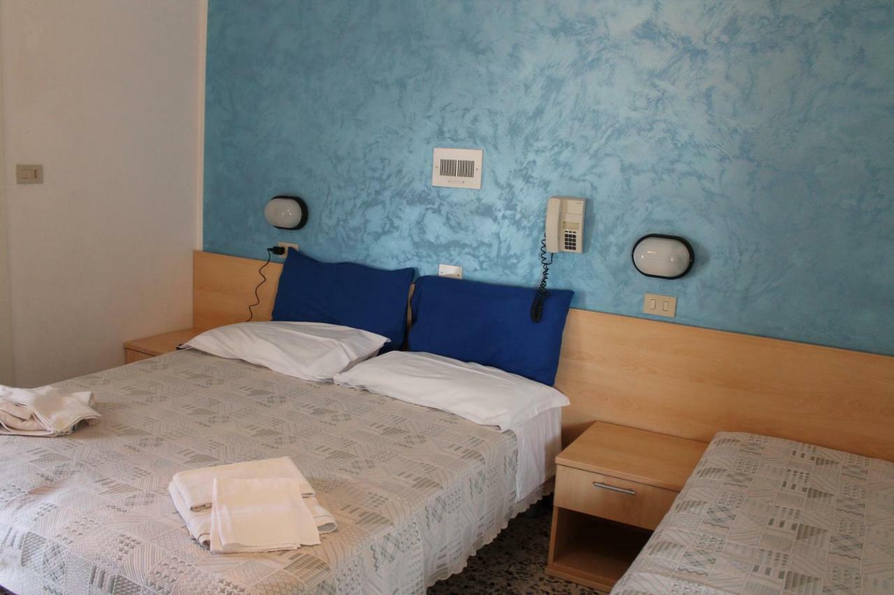 Hotel Loretta 里米尼 外观 照片